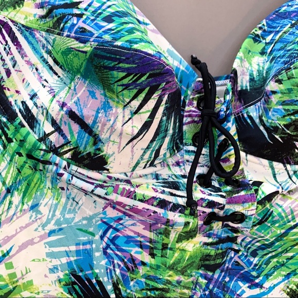 Torrid Tropical Front Tie One Piece, 4x. - Picture 5 of 6